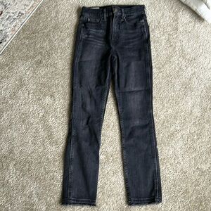 GAP vintage slim high rise black jeans size 00 (24) regular. Raw hem